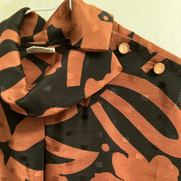 Elite size 8 black and copper blouse - Picture 2 of 5